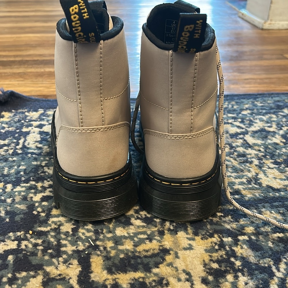 Women’s Dr Martens - Picture 6 of 8